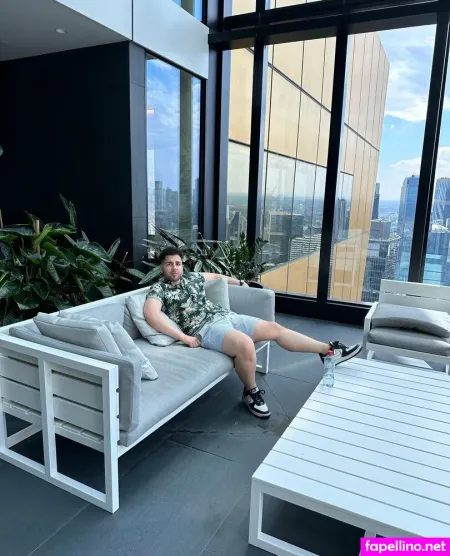 Curly Brown Hairdude OnlyFans Thumbnail #prrkBctuhh