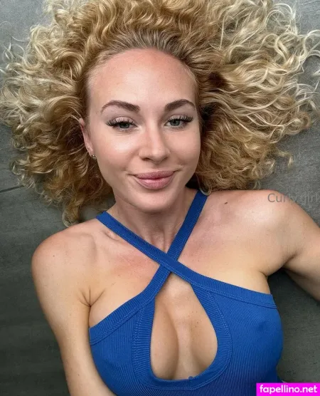 Curly Girl 2 OnlyFans Thumbnail #KpcQeHGlYm