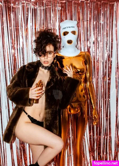 Curlywiktoria 4 OnlyFans Thumbnail #4pPGz1e5CE