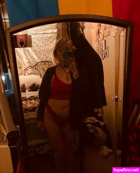 Curthobain OnlyFans Thumbnail #J9NXzgWd2E