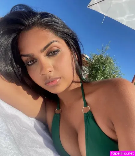 Curtlykellie OnlyFans Thumbnail #KpnuMo8MJ1