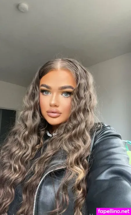 Curvedbrunettexx OnlyFans Thumbnail #EbiF4Hacva