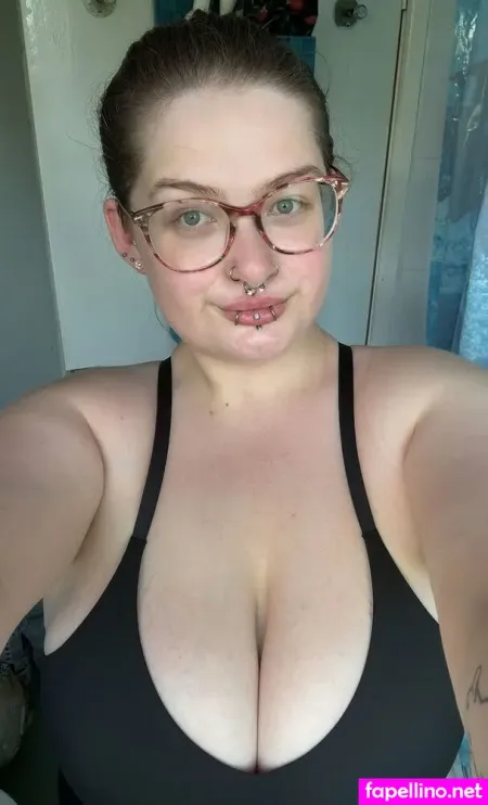 Curvykerrie OnlyFans Thumbnail #9Y4yLvGIiB