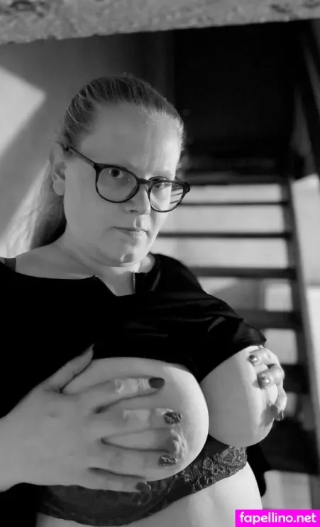 Curvyleo93 OnlyFans Thumbnail #1w15AqOqyb