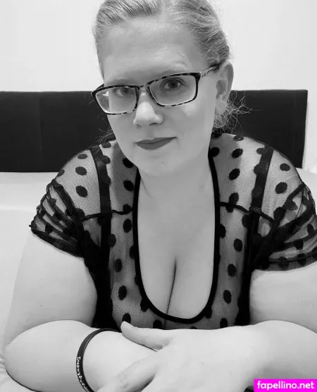 Curvyleo93 OnlyFans Thumbnail #IXrI9si9to