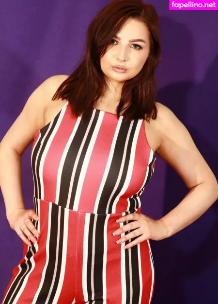 Curvylucina OnlyFans Thumbnail #xk6Tsv0y5m