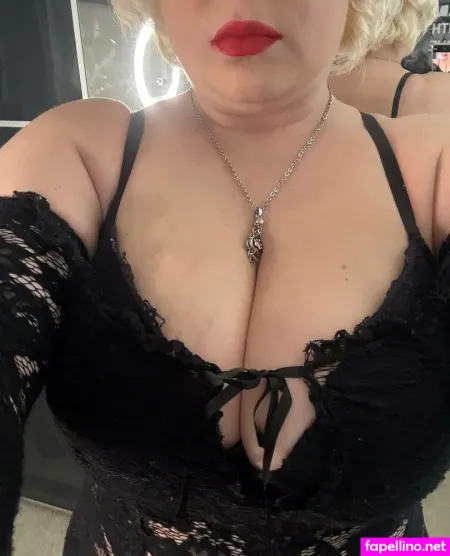 Curvymmonroefree OnlyFans Thumbnail #ZxIKu4Yjbh