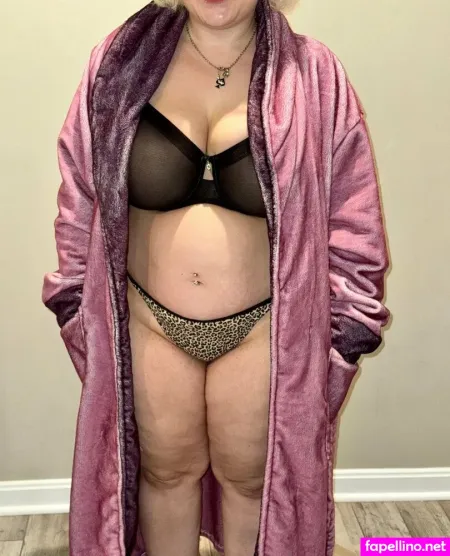 Curvymmonroefree OnlyFans Thumbnail #aFxV0GEiV2