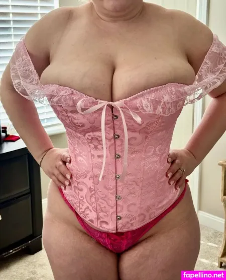 Curvymmonroefree OnlyFans Thumbnail #fUvcJPb2gw