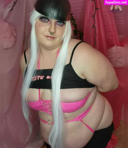 Curvymonstergirlfree OnlyFans Thumbnail #C4VzJe8U6V