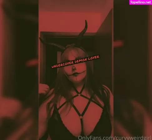 Curvyweirdgirl OnlyFans Thumbnail #LSXXplMOJO