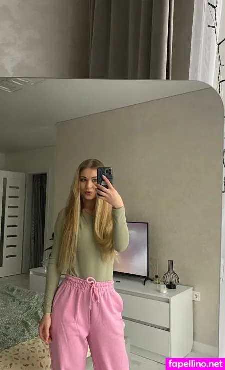 Cute Blonde Evy OnlyFans Thumbnail #5qQsLK8J8X
