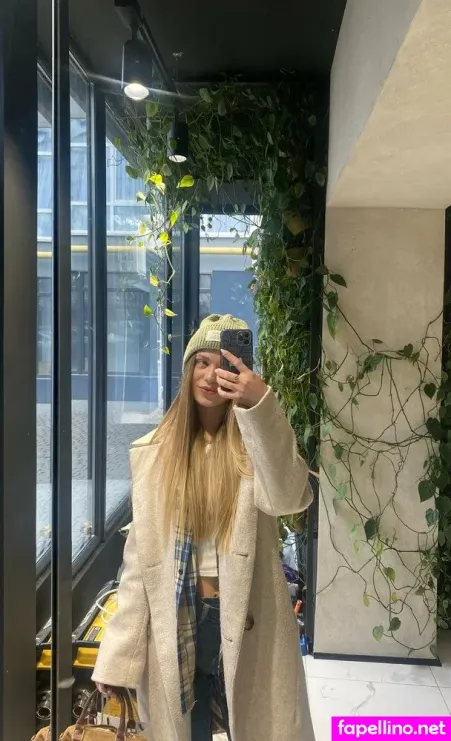 Cute Blonde Evy OnlyFans Thumbnail #EcndS2JSco