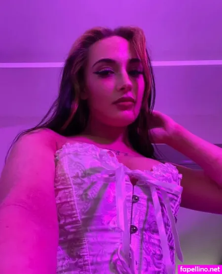 Cutelararose OnlyFans Thumbnail #NyT4F2jEmv