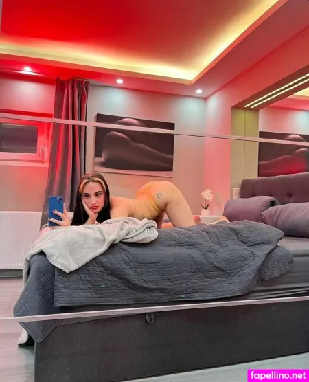 Cutelararose OnlyFans Thumbnail #gTQjLeLxaB