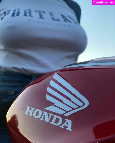 Cutieeeeleanor OnlyFans Thumbnail #CsmT0z0ZHW