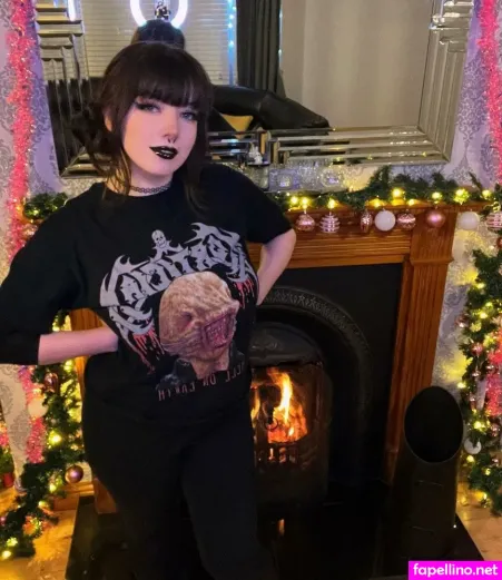 Cutiegothxo 5 OnlyFans Thumbnail #9W3oXjBDV7