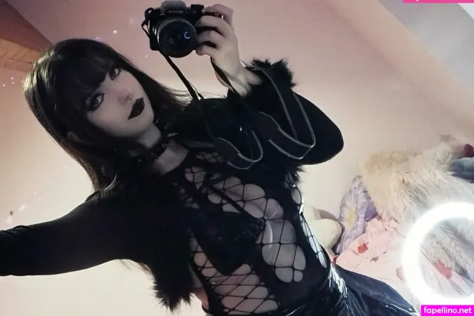 Cutiegothxo 5 OnlyFans Thumbnail #FDGQQxOrtm