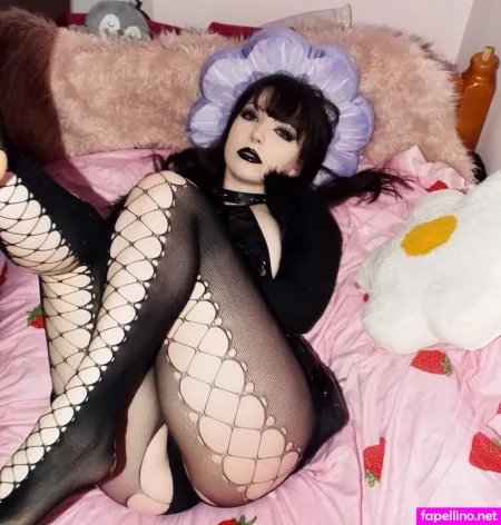 Cutiegothxo 5 OnlyFans Thumbnail #Lc07K2HHjX