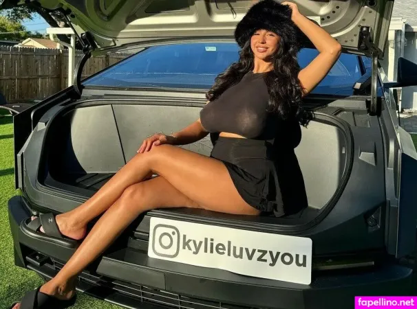 Cutiekyliee OnlyFans Thumbnail #FCMsOSvZcm