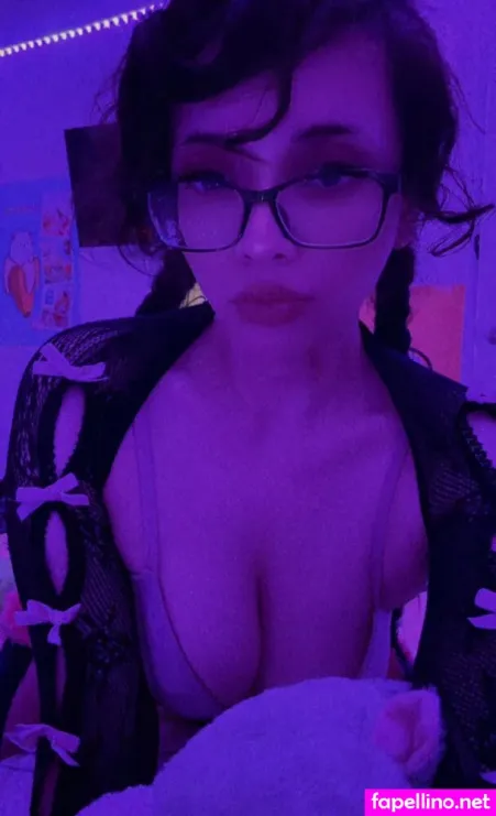 Cweamymilk OnlyFans Thumbnail #jEeToPXFDv