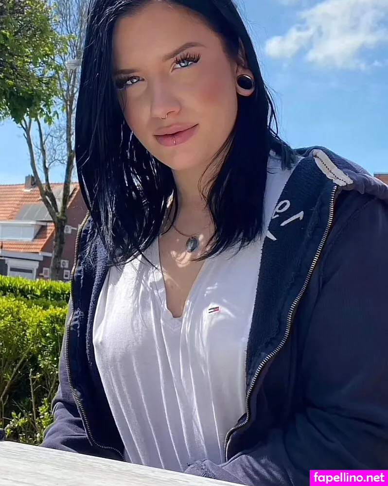 rebeccacambria_free, shitboxblondie, shitboxmommy Nude Leaked OnlyFans Photo #NE2oiavj2u