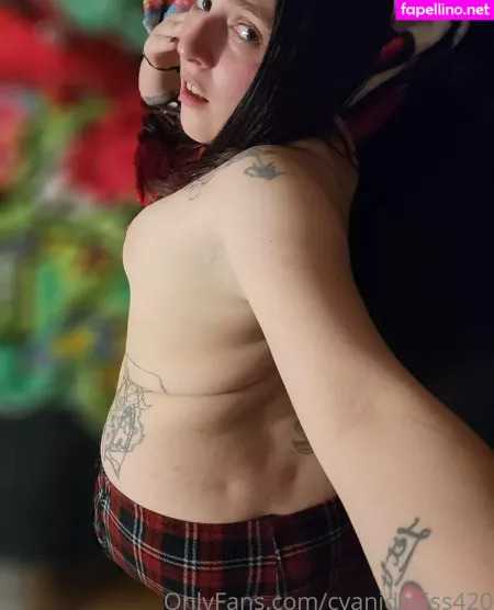 Cyanidekiss420 OnlyFans Thumbnail #Kf5k7DvEdD