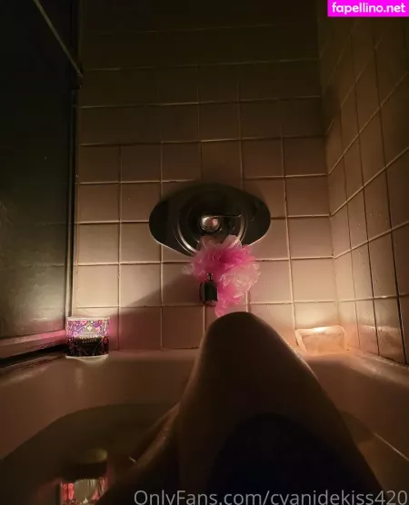 Cyanidekiss420 OnlyFans Thumbnail #evjxNzLVcr