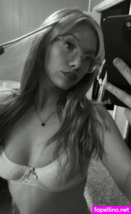 Cynthia Compton OnlyFans Thumbnail #QzMkVLGKFQ