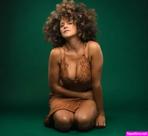 Cyrille Aimee OnlyFans Thumbnail #KtydScdpXn