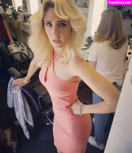 D Arcy Carden OnlyFans Thumbnail #0kZkAjZovD