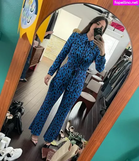 D Arcy Carden OnlyFans Thumbnail #1bzirMorm7