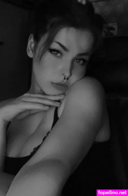 D Nee Main Profile Photo