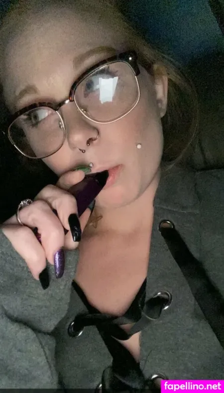 Dabbingdarlin420 OnlyFans Thumbnail #JYcfjmiXg3