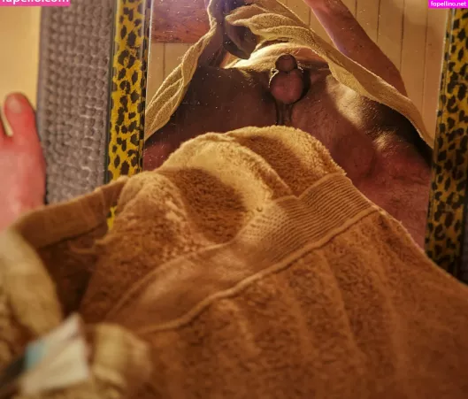 Dadbodadmirer OnlyFans Thumbnail #1AI8doGeOc