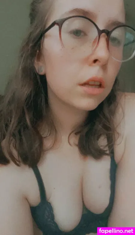 Daddyslittlegirl666 OnlyFans Thumbnail #cMJew6paw2