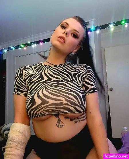 Dahlia Deville OnlyFans Thumbnail #2ddAPE7wes