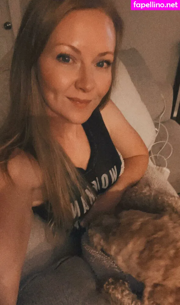 Thegirlthatreads, dailyersa, dailyserena Nude Leaked OnlyFans Photo #0NWX2UGzDO