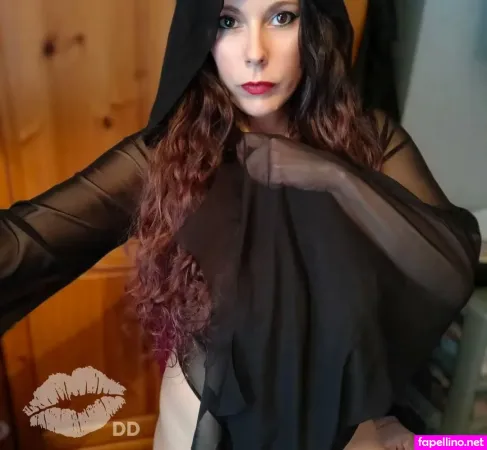 Daisy Dixon OnlyFans Thumbnail #aVgV5dtNn5