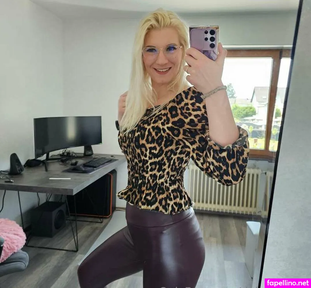 daisymorrow, daisythegoldenpooch Nude Leaked OnlyFans Photo #R7kzKOdigE