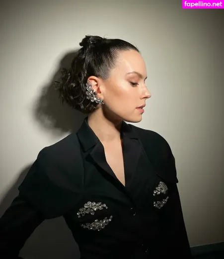 Daisy Ridley OnlyFans Thumbnail #YTWNpgPaTx