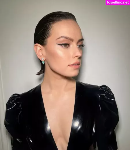 Daisy Ridley OnlyFans Thumbnail #dS8wMTI03w