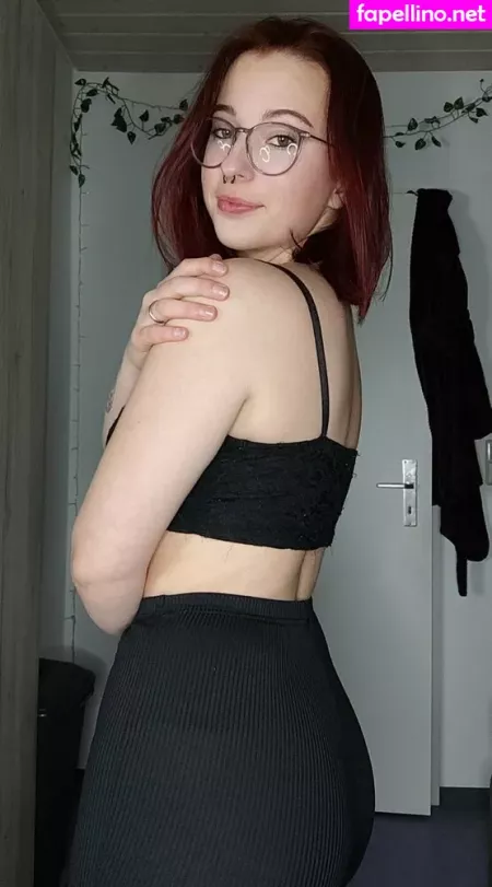 Daisy Woods OnlyFans Thumbnail #N5bmI6BfjC