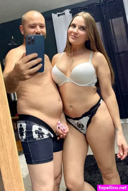 Dakota Hotwife OnlyFans Thumbnail #YKCKrHtMN1