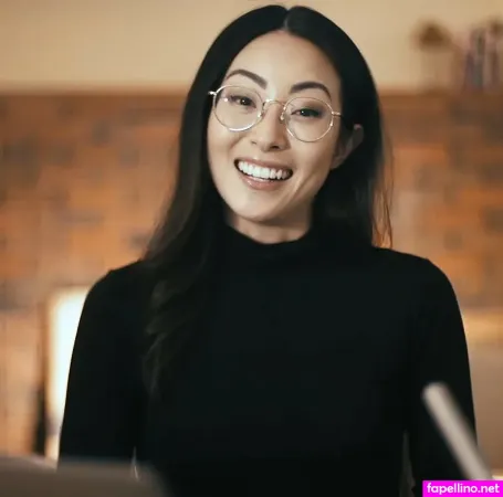 Dami Lee OnlyFans Thumbnail #YHC4yUzmqD