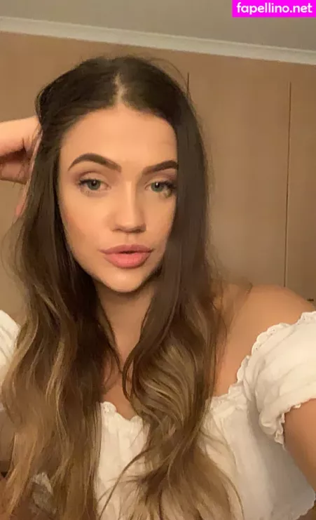 Dana Petrova OnlyFans Thumbnail #7TAEygKmv4