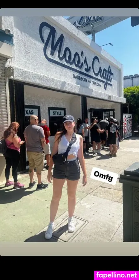 Dana Schwartz OnlyFans Thumbnail #yNoPyQGN4U