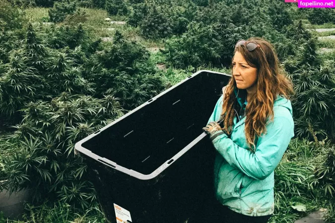 Danceincannabis OnlyFans Thumbnail #fuMK9OOxsl