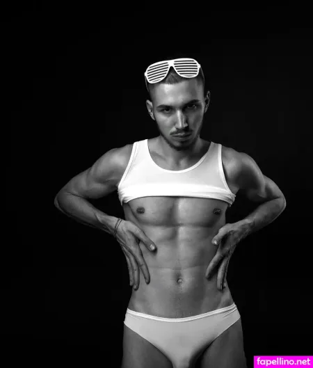 Dancing At The Bar Free OnlyFans Thumbnail #5QTCODlYcC