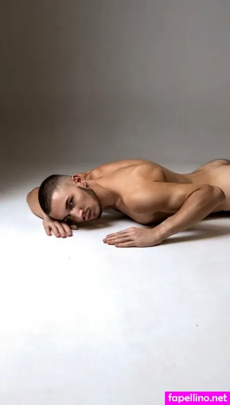 Dancing At The Bar Free OnlyFans Thumbnail #HY8Lcu8u8t